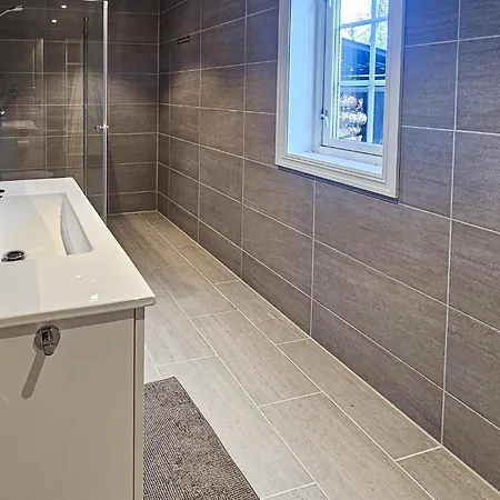 Stunning In Torpo With Wifi Feriehus *